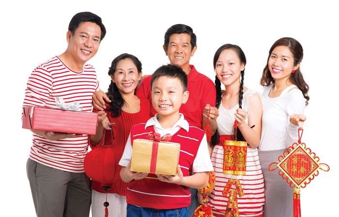 Trẻ được đ&oacute;n nhận t&igrave;nh y&ecirc;u thương từ gia đ&igrave;nh