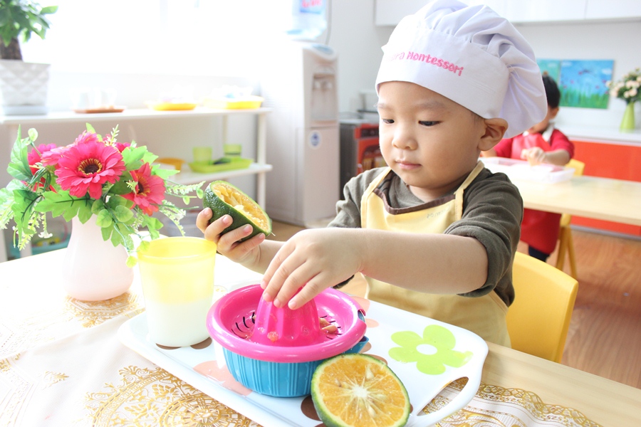 c&aacute;ch gi&aacute;o dục trẻ tại nh&agrave; theo phương ph&aacute;p montessori 1